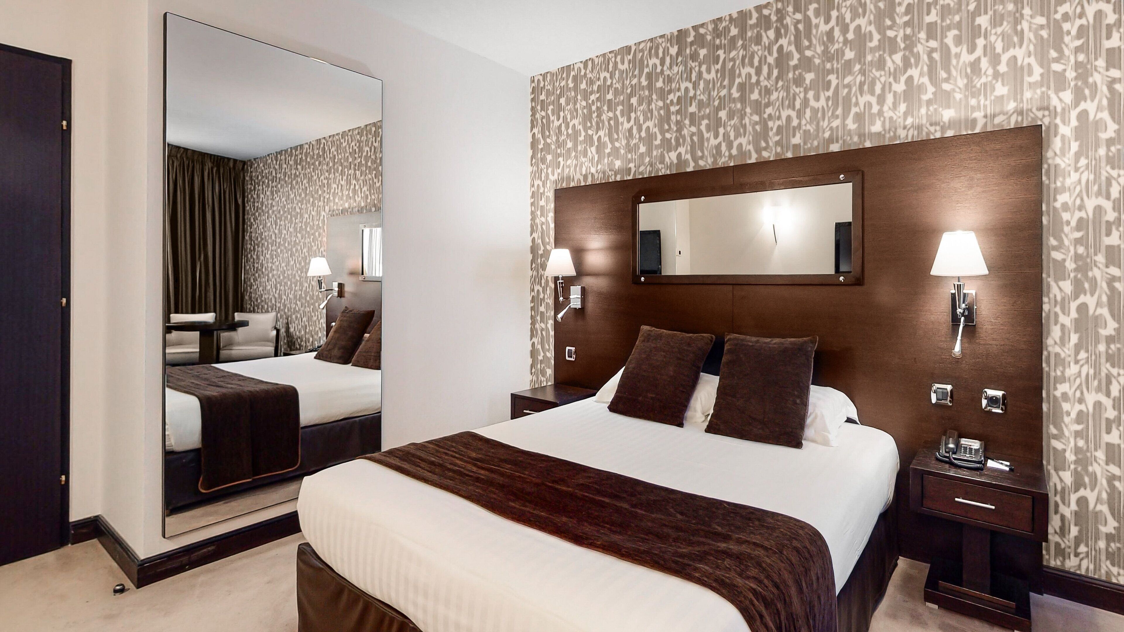 preference room | premium bedding, in-room safe, desk, laptop workspace