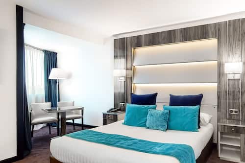 Prestige Room | Hochwertige Bettwaren, Zimmersafe, Schreibtisch