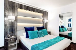 Premium bedding, in-room safe, desk, laptop workspace