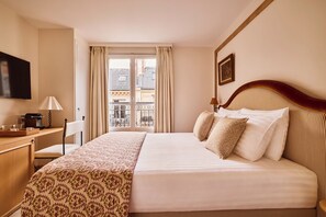 Deluxe Double Room | Premium bedding, minibar, in-room safe, individually decorated - Hôtel Maison Monceau (Paris)