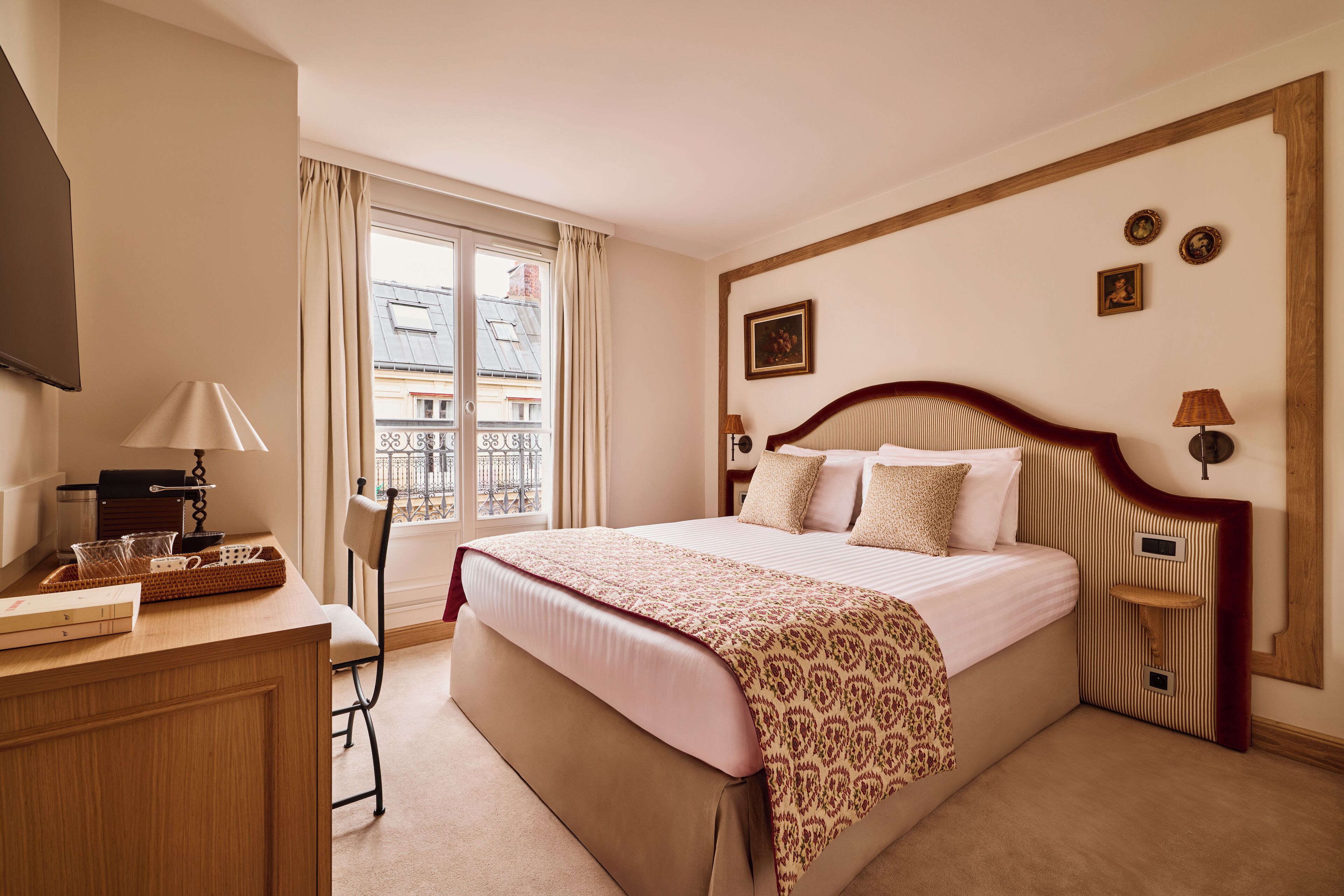 Superior Double Room, Balcony | Premium bedding, minibar, in-room safe, individually decorated