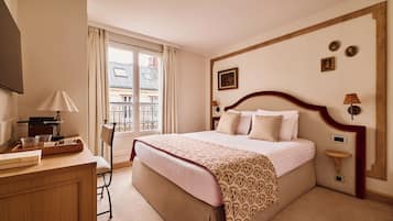 Superior Double Room, Balcony | Premium bedding, minibar, in-room safe, individually decorated
