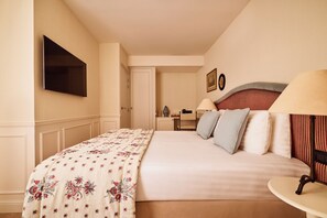 Superior Double Room | Premium bedding, minibar, in-room safe, individually decorated