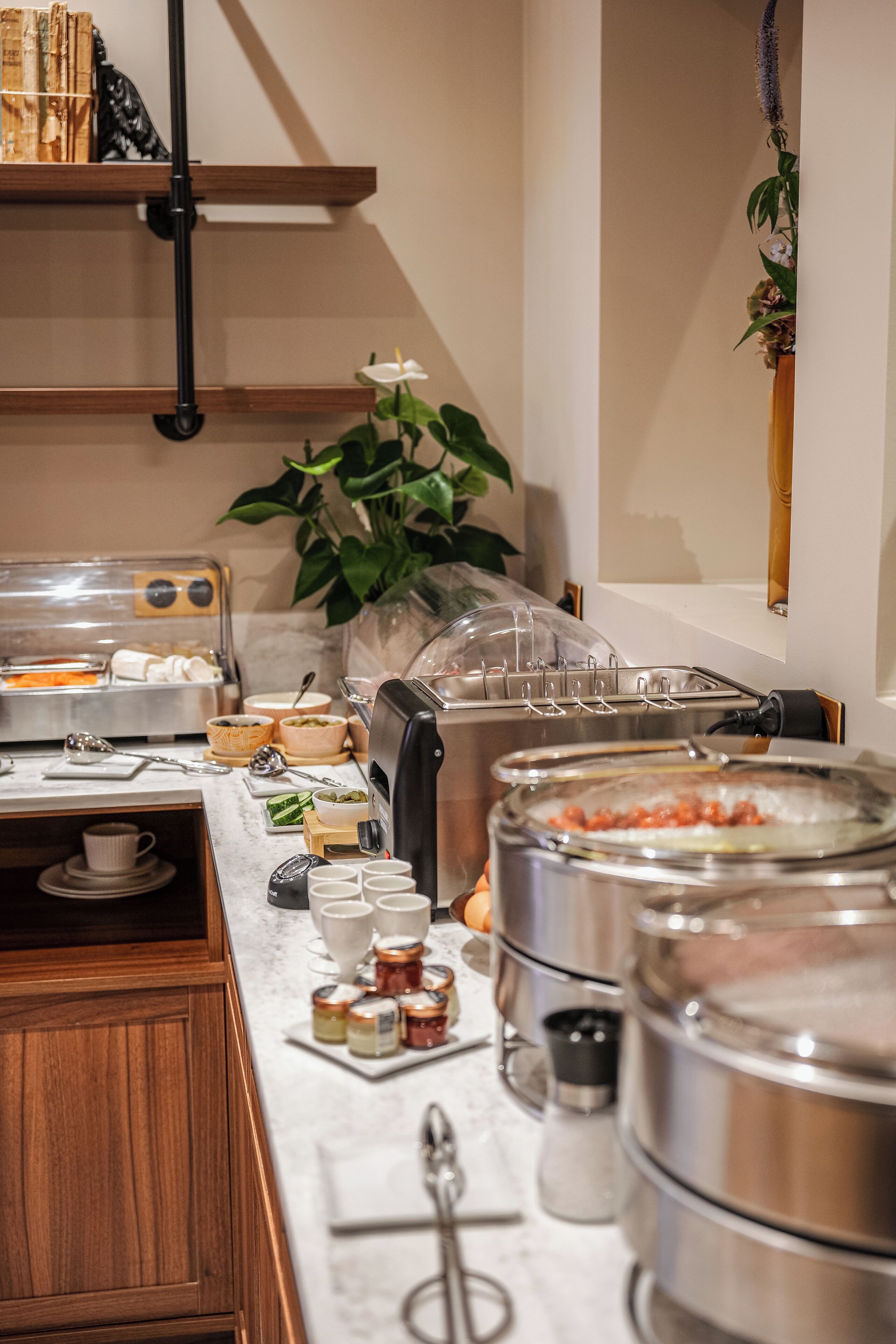 daily buffet breakfast (eur 20 per person)