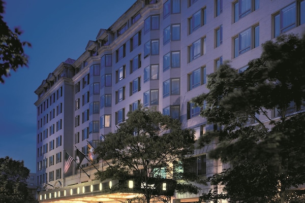 Fachada del alojamiento - Noche