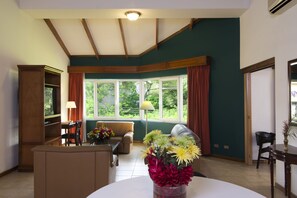 Loftsleilighet – classic | Sengetøy av topp kvalitet, dundyner og senger med overmadrass