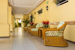 Lobby - Apartotel & Suites Villas del Rio (San Rafael)