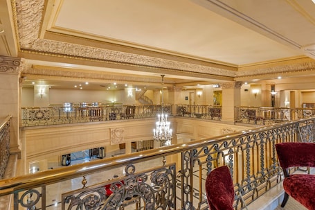 Vestíbulo. The Fort Garry Hotel, Spa and Conference Centre, an Ascend Collection Hotel