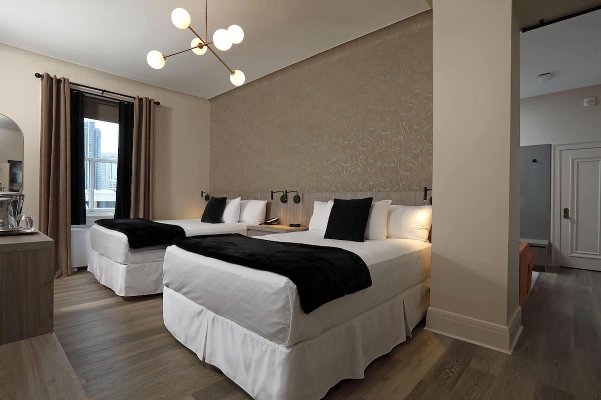 Suite, 2 Katil Ratu (Queen), Non Smoking (Upgrade) | Peralatan tempat tidur premium, gebar bulu kapas, tilam berlapik