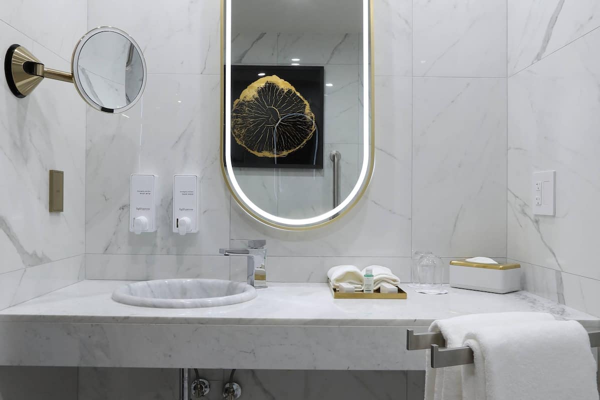 Suite, 2 queensize bedden, toegankelijk voor mindervaliden, niet-roken | Luxe beddengoed, donsdekens, pillowtop-bedden, individueel gemeubileerd