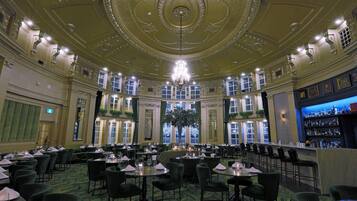 2 restaurants, breakfast, lunch, dinner served; Italian cuisine
