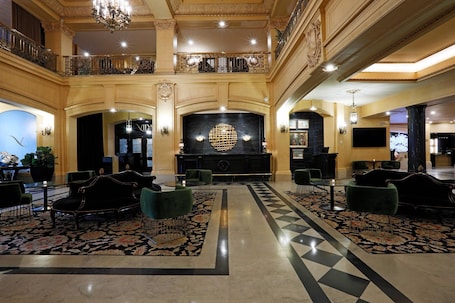 Vestíbulo. The Fort Garry Hotel, Spa and Conference Centre, an Ascend Collection Hotel