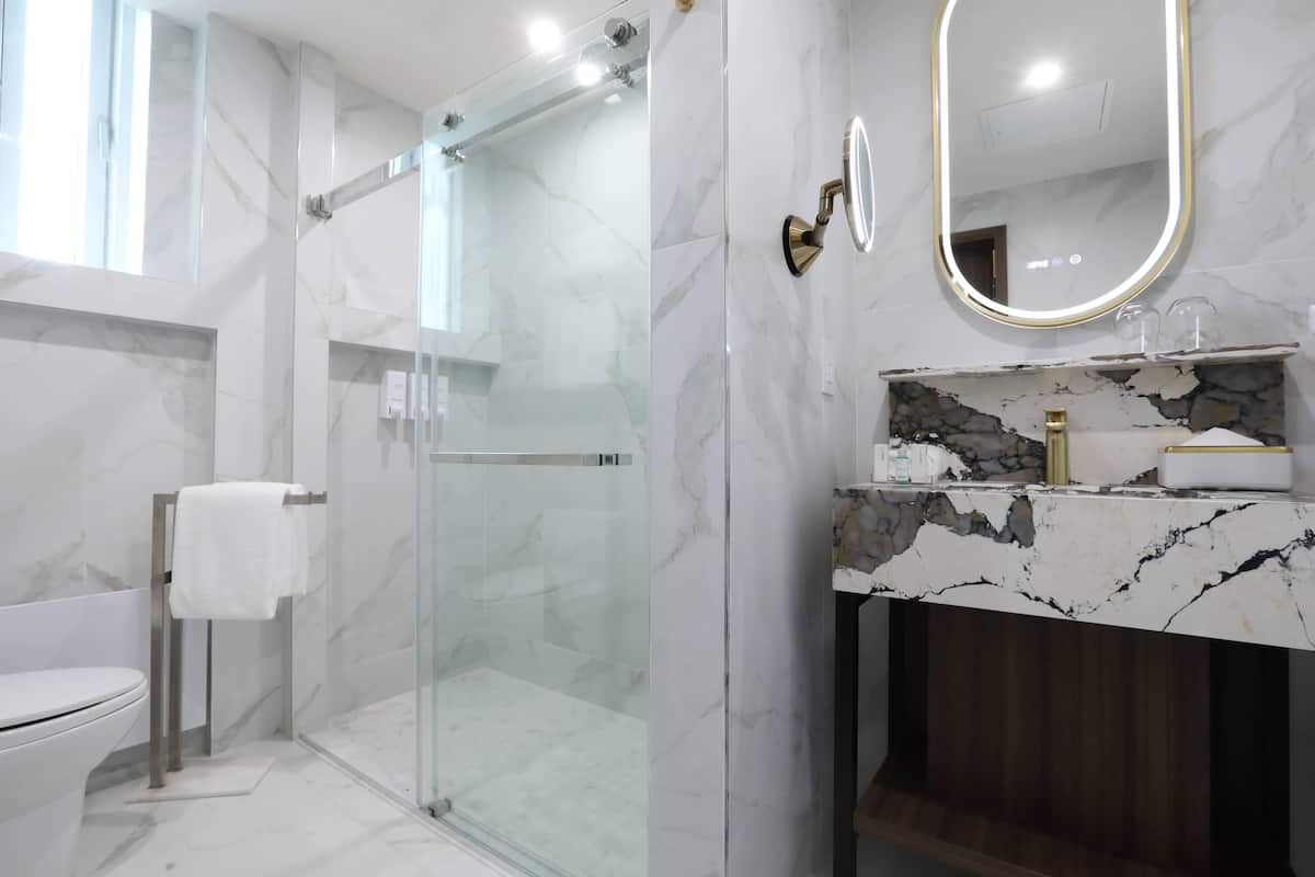 Premium bedding, down comforters, pillowtop beds, individually furnished