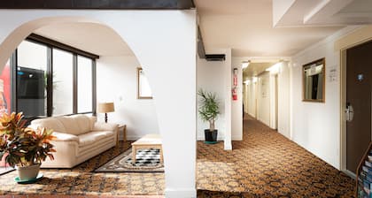 Granada Inn