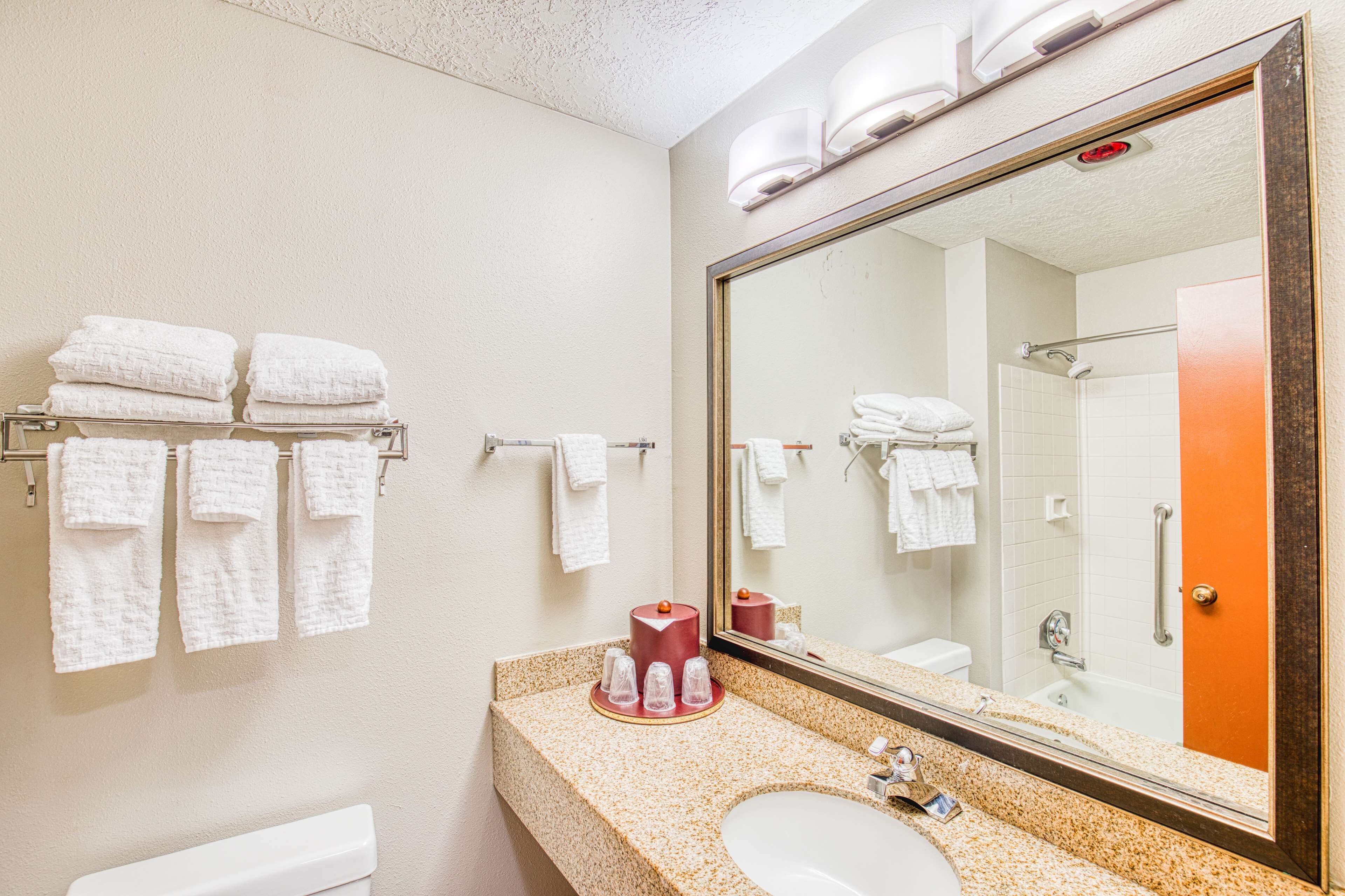 combined shower/bathtub, free toiletries, hair dryer, towels