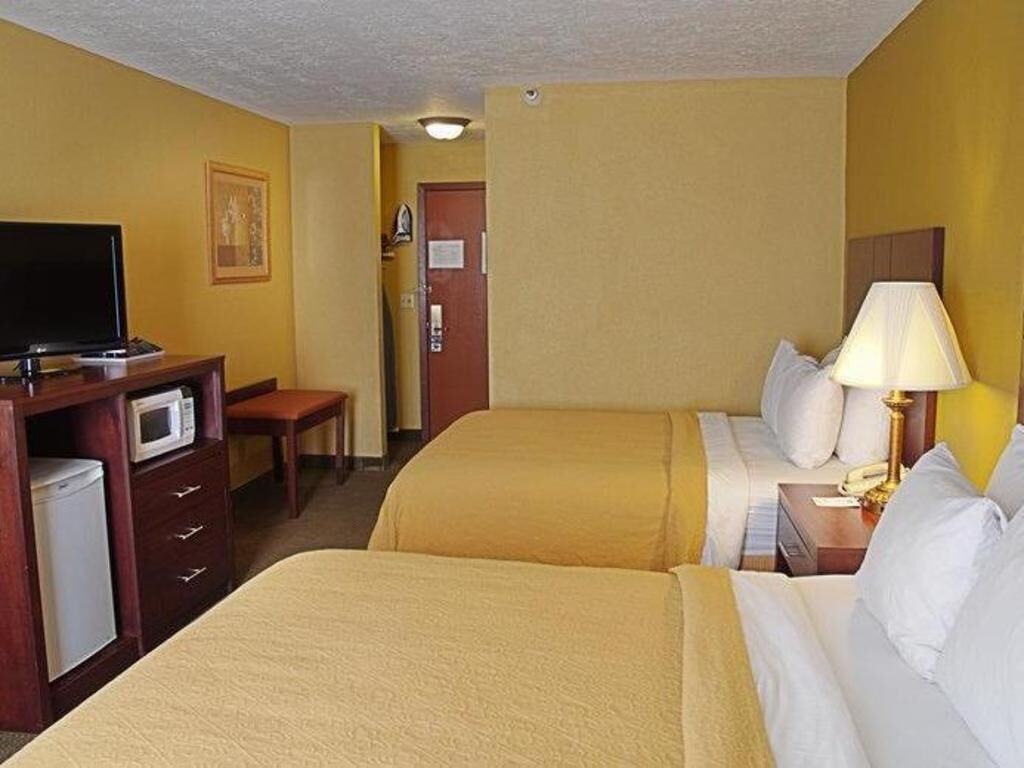 In-room safe, iron/ironing board, rollaway beds, free WiFi