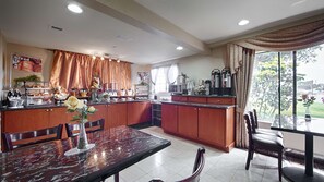 Breakfast area