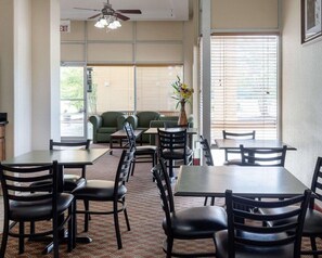 Free continental breakfast 