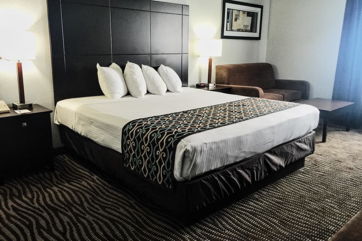 Laptop workspace, iron/ironing board, cots/infant beds, rollaway beds