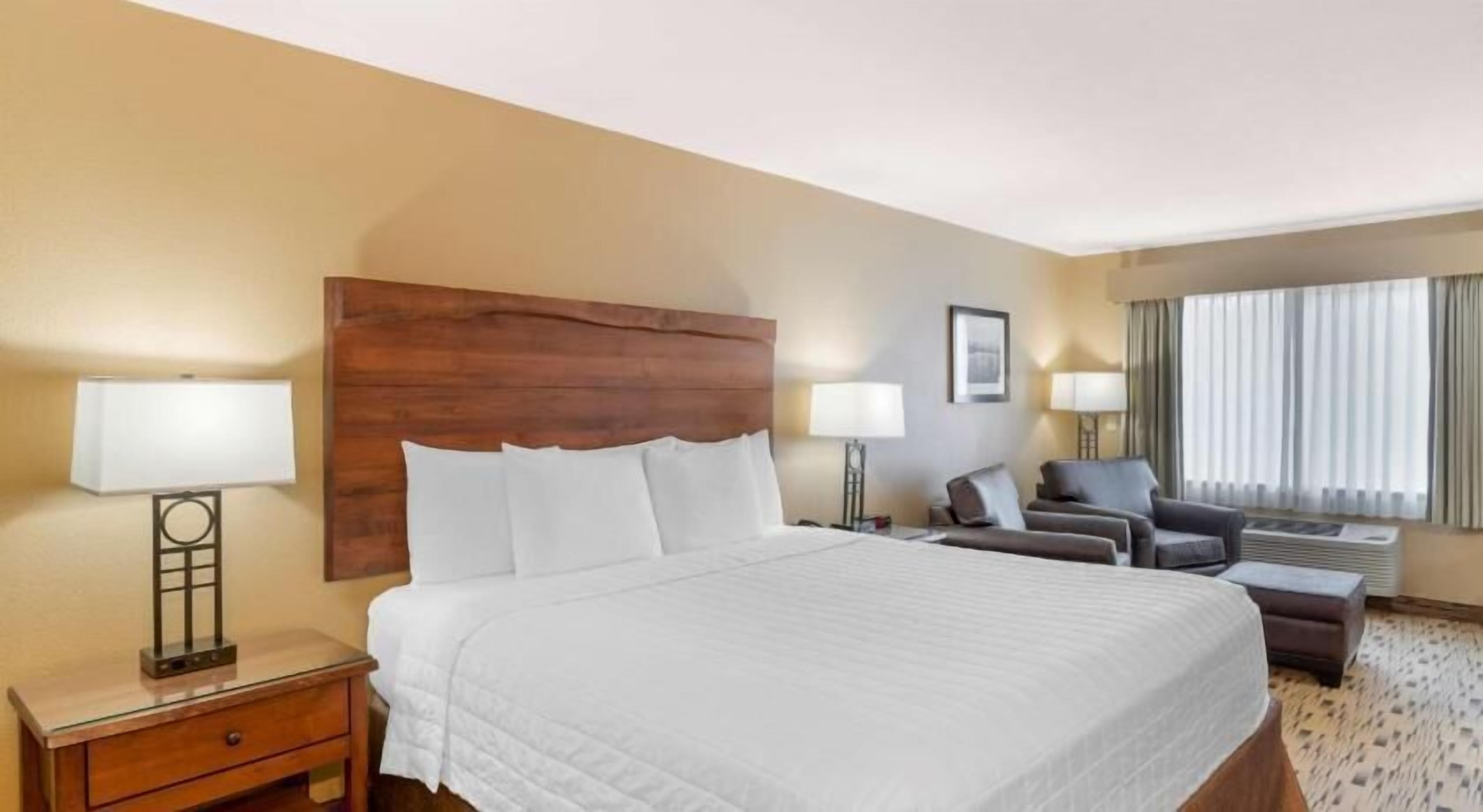 In-room safe, desk, blackout drapes, iron/ironing board