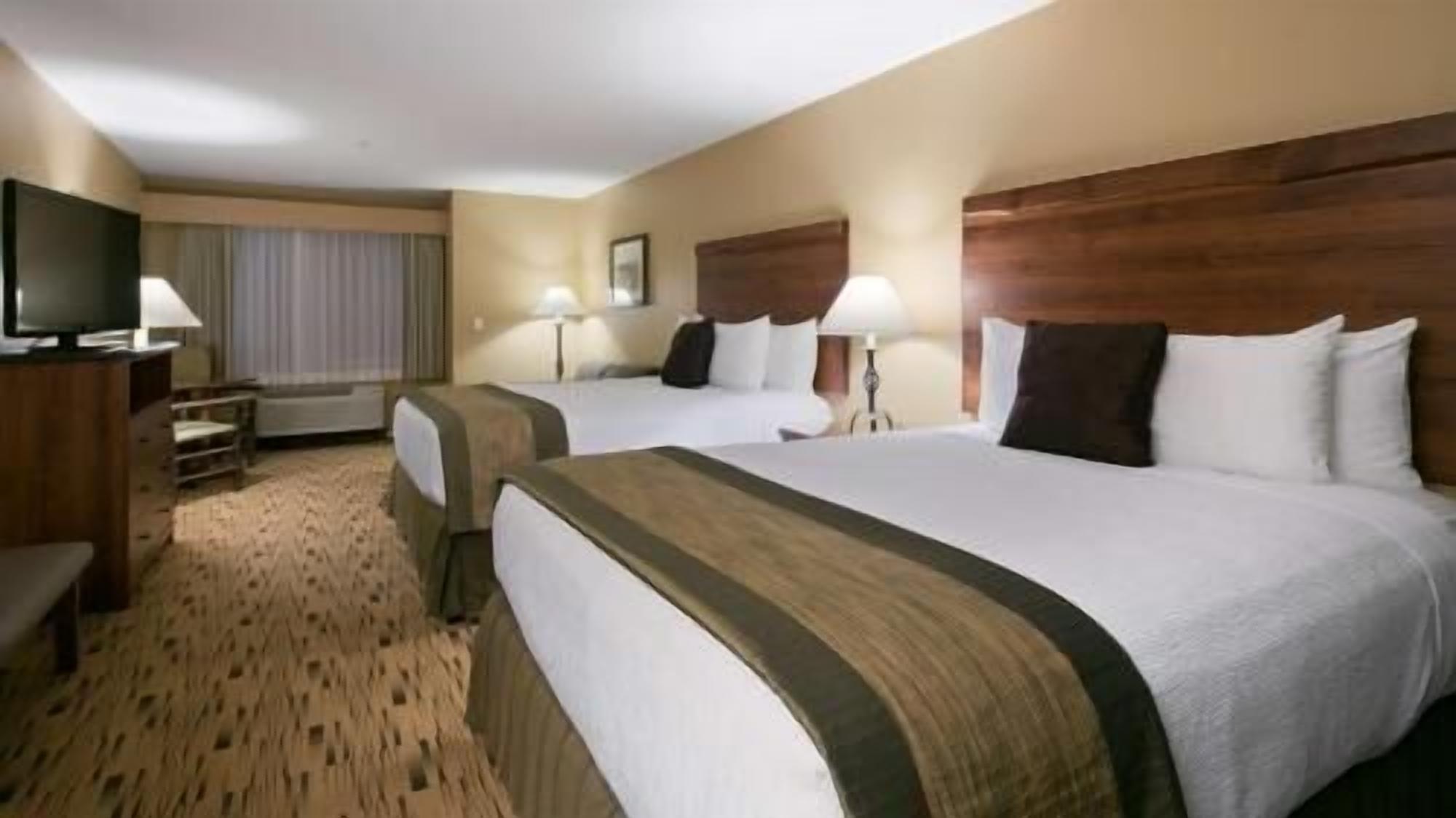 In-room safe, desk, blackout drapes, iron/ironing board