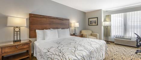 Standard Room, 1 King Bed, Accessible, Refrigerator & Microwave | In-room safe, desk, blackout drapes, iron/ironing board