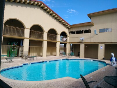 Days Inn by Wyndham San Antonio Lytle