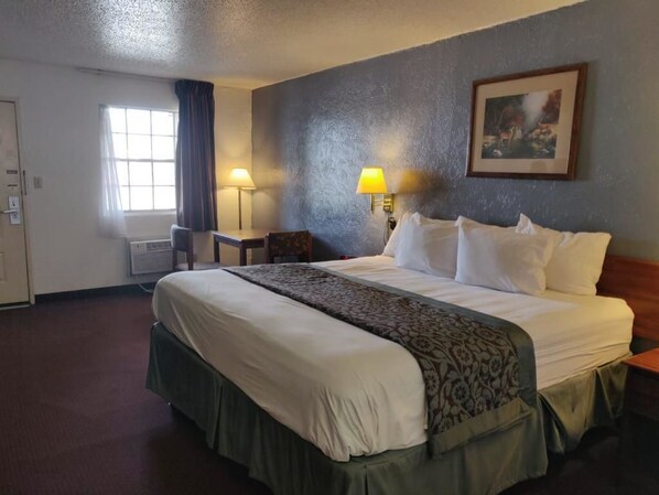 客房內保險箱、書桌、熨斗/熨衣板、免費搖籃/嬰兒床