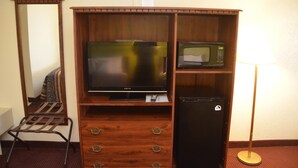 Room amenity - Days Inn by Wyndham San Antonio Lytle (Lytle)