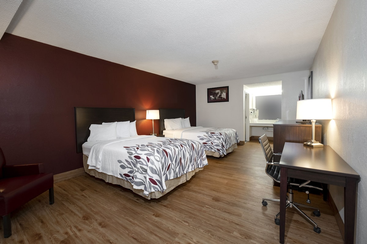 Deluxe Room, 2 Double Beds, Accessible, Non Smoking (Roll-In Shower)