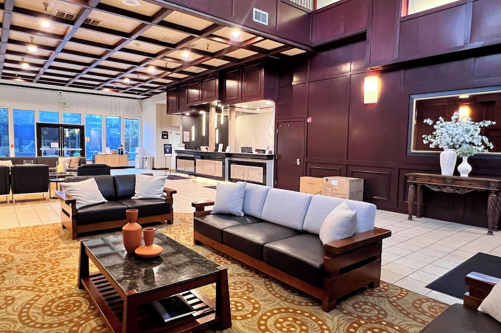 Ramada by Wyndham Tukwila Southcenter