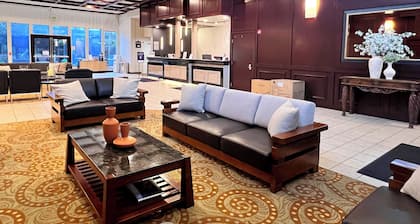 Ramada by Wyndham Tukwila Southcenter