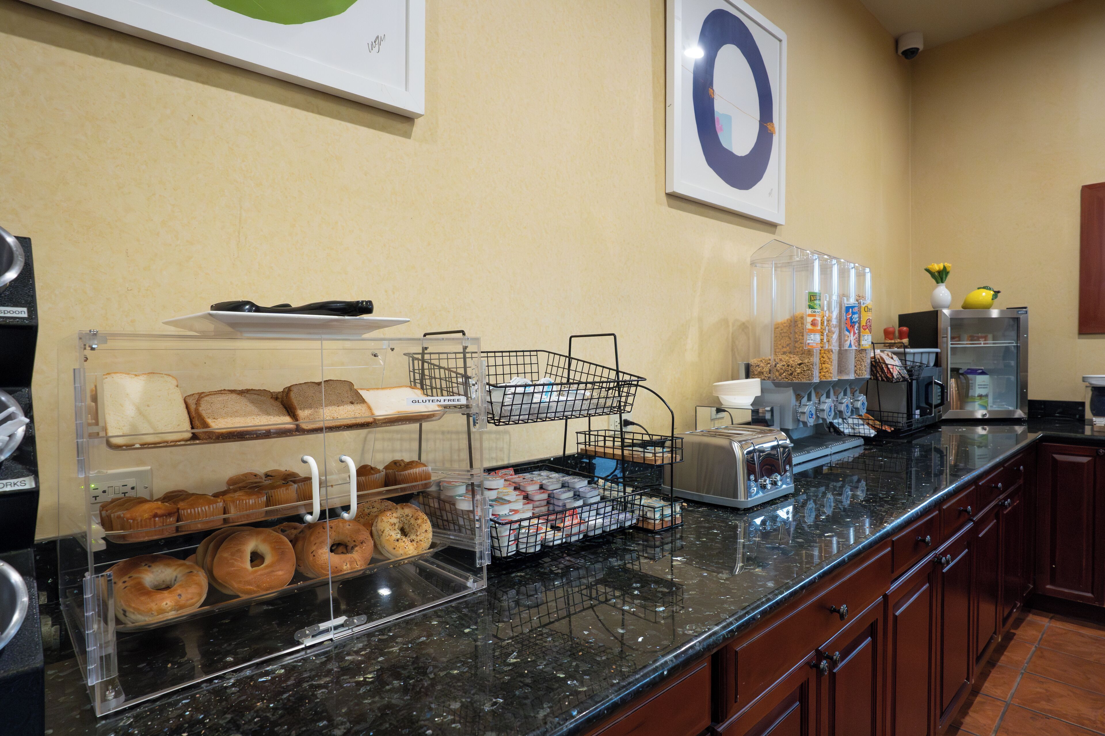 Café da manhã continental grátis todos os dias