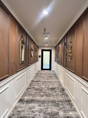 Hallway - Ramada by Wyndham Tukwila Southcenter (Tukwila)