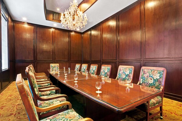 Meeting facility