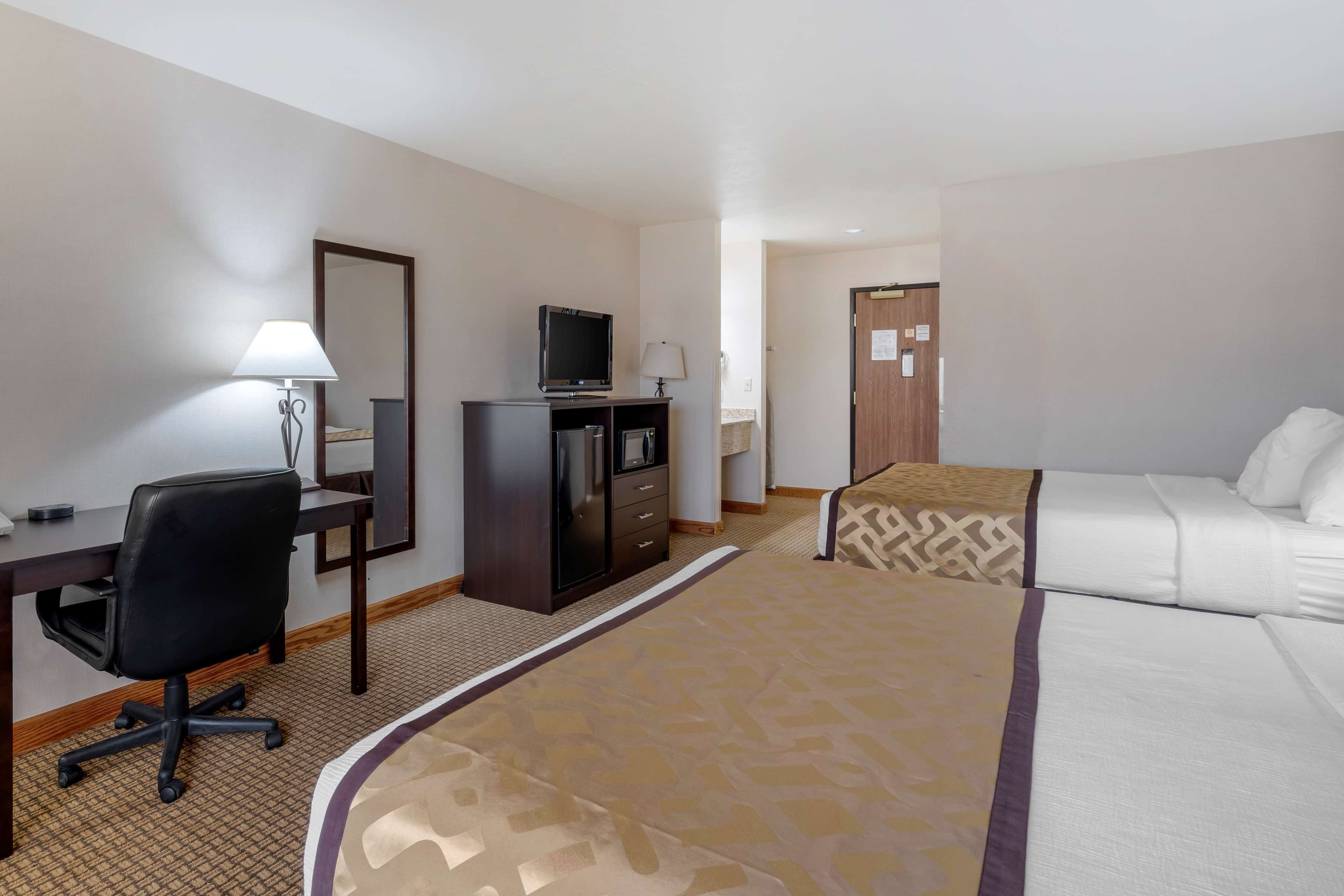 in-room safe, desk, laptop workspace, iron/ironing board