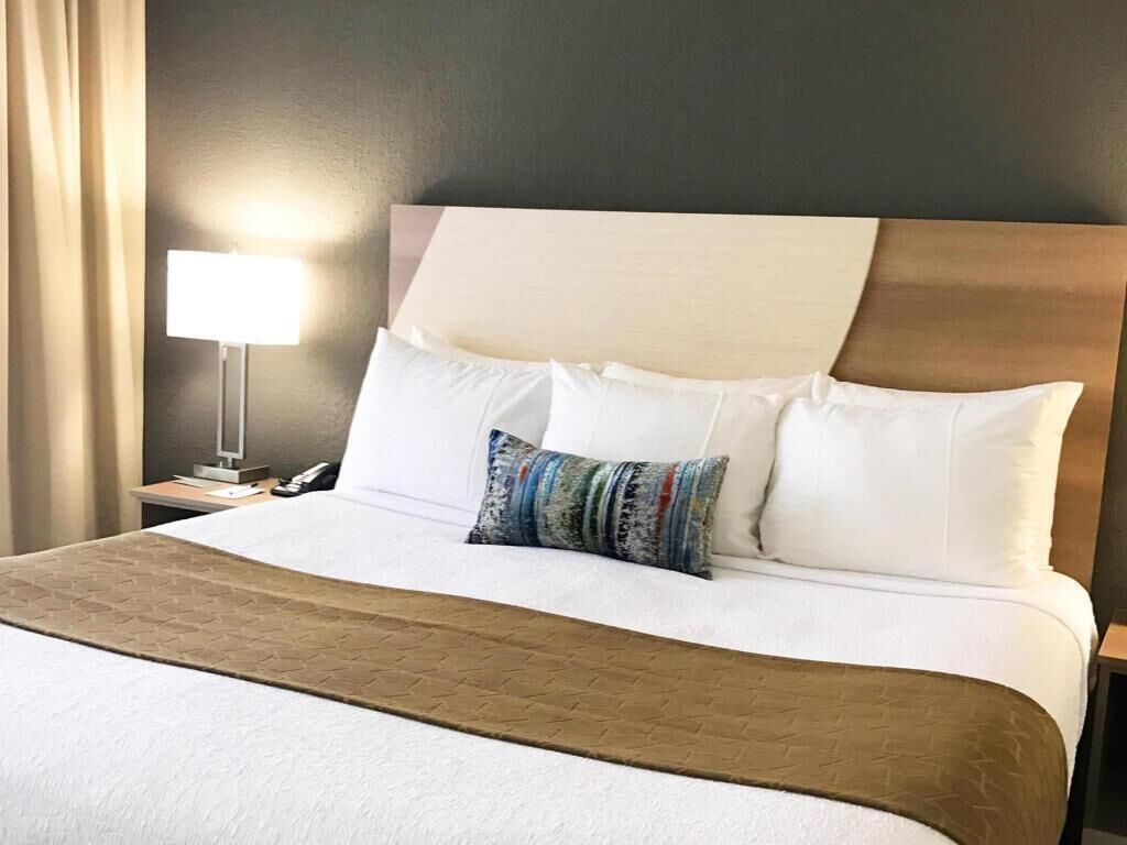 In-room safe, desk, laptop workspace, iron/ironing board