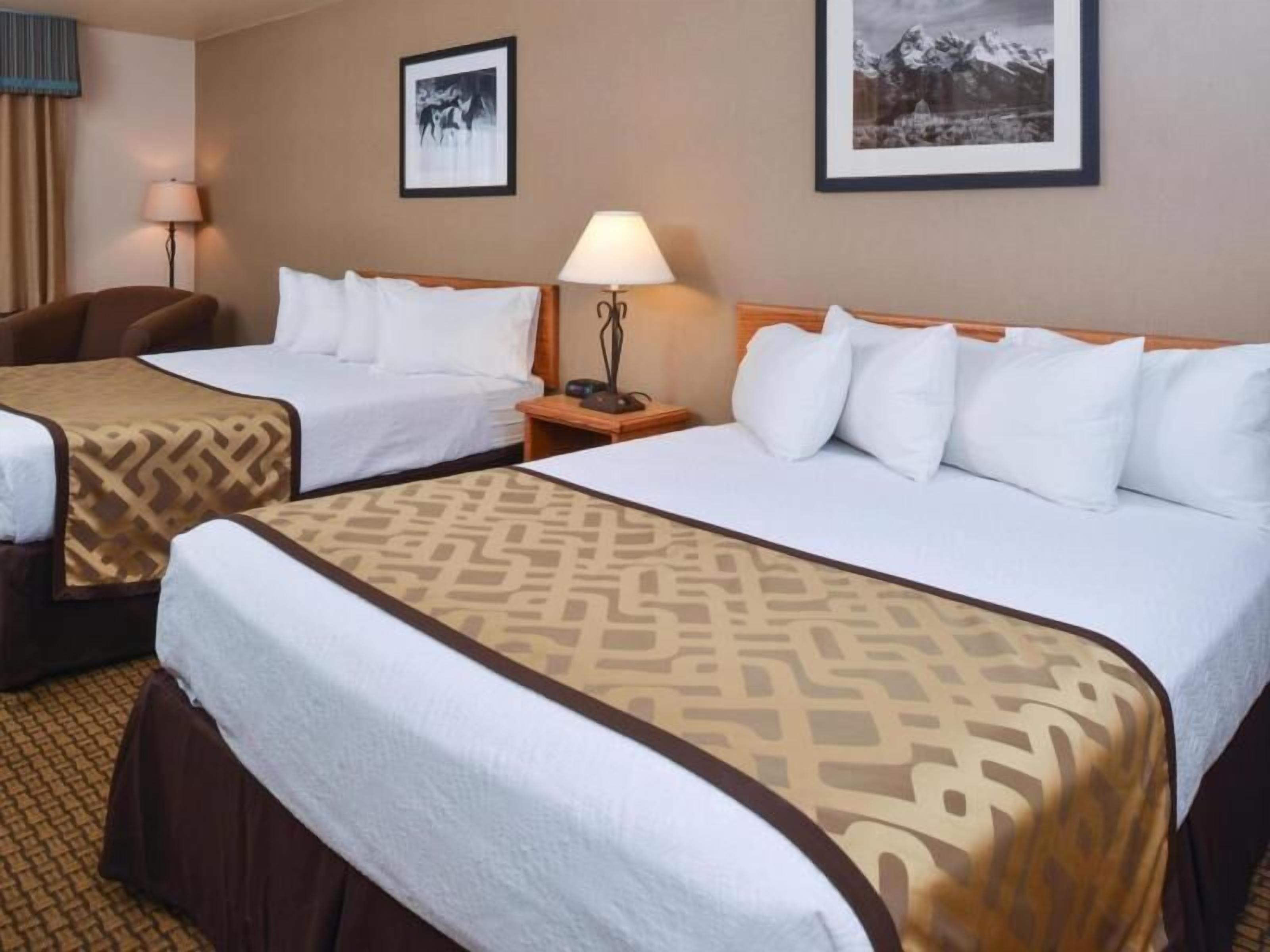 In-room safe, desk, laptop workspace, iron/ironing board