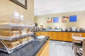 Free daily continental breakfast 