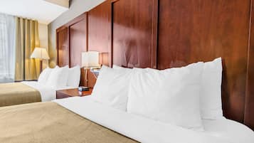 1 dormitorio, escritorio, cortinas opacas