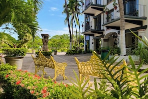 Front of property - Puerto de Luna Pet Friendly & Family Suites Hotel (Puerto Vallarta)