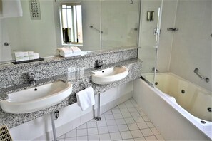 Bathroom - Grand Country Lodge Motel (Mittagong)