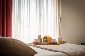 Double Room | Room service - dining