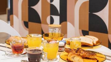 Petit déjeuner continental servi tous les jours en supplément