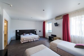 Coffres-forts dans les chambres, rideaux occultants, Wi-Fi gratuit