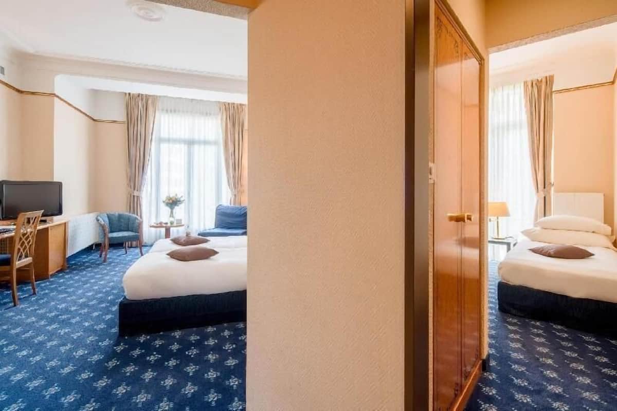 In-room safe, desk, soundproofing, free cribs/infant beds