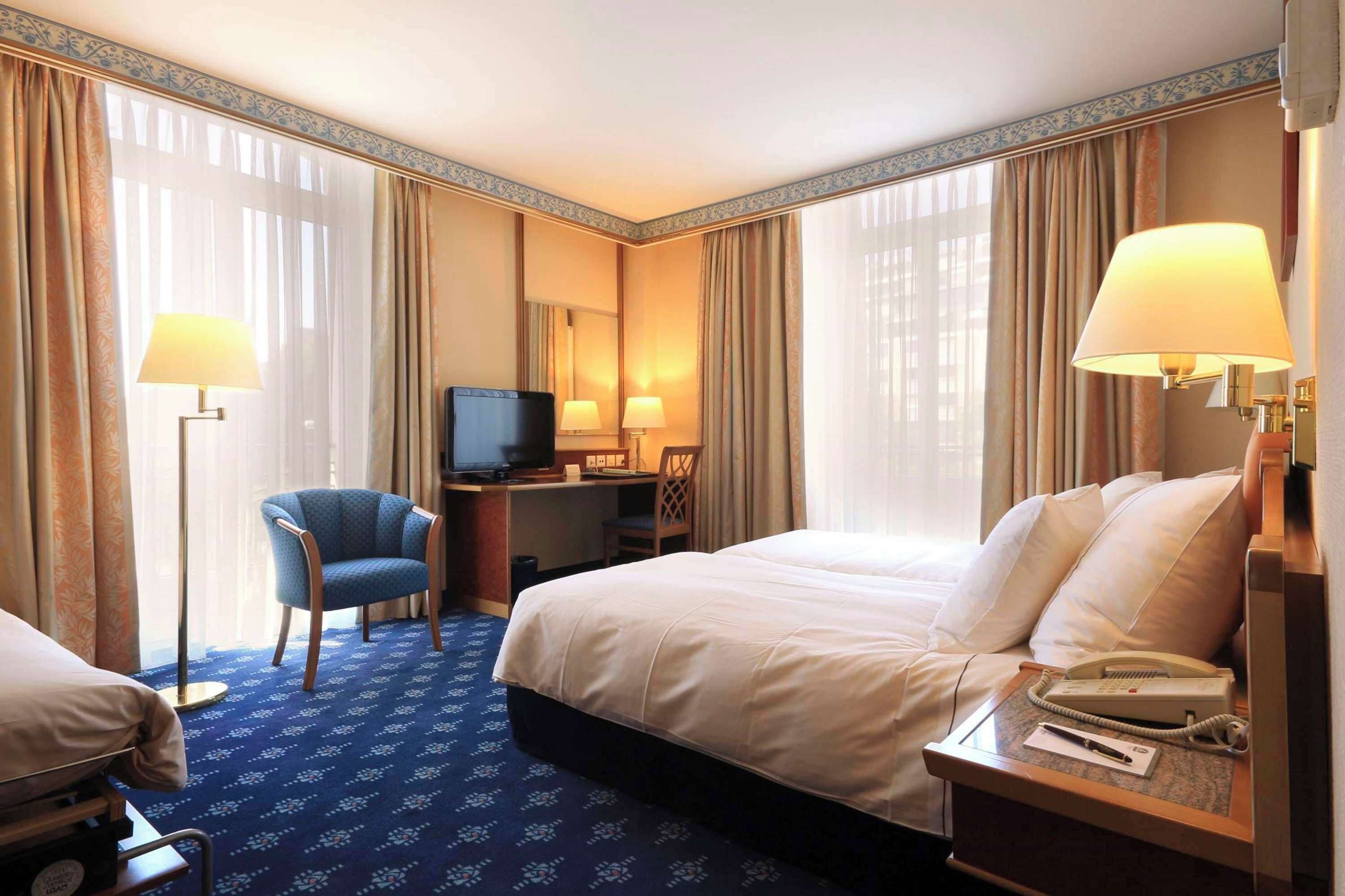 in-room safe, desk, soundproofing, free cots/infant beds