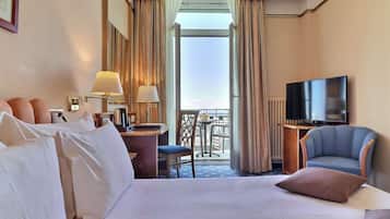 Superior Room, 1 Double Bed, Lake View | In-room safe, desk, soundproofing, free cribs/infant beds