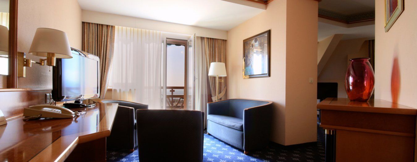 43-inch flat-screen tv with digital channels, tv