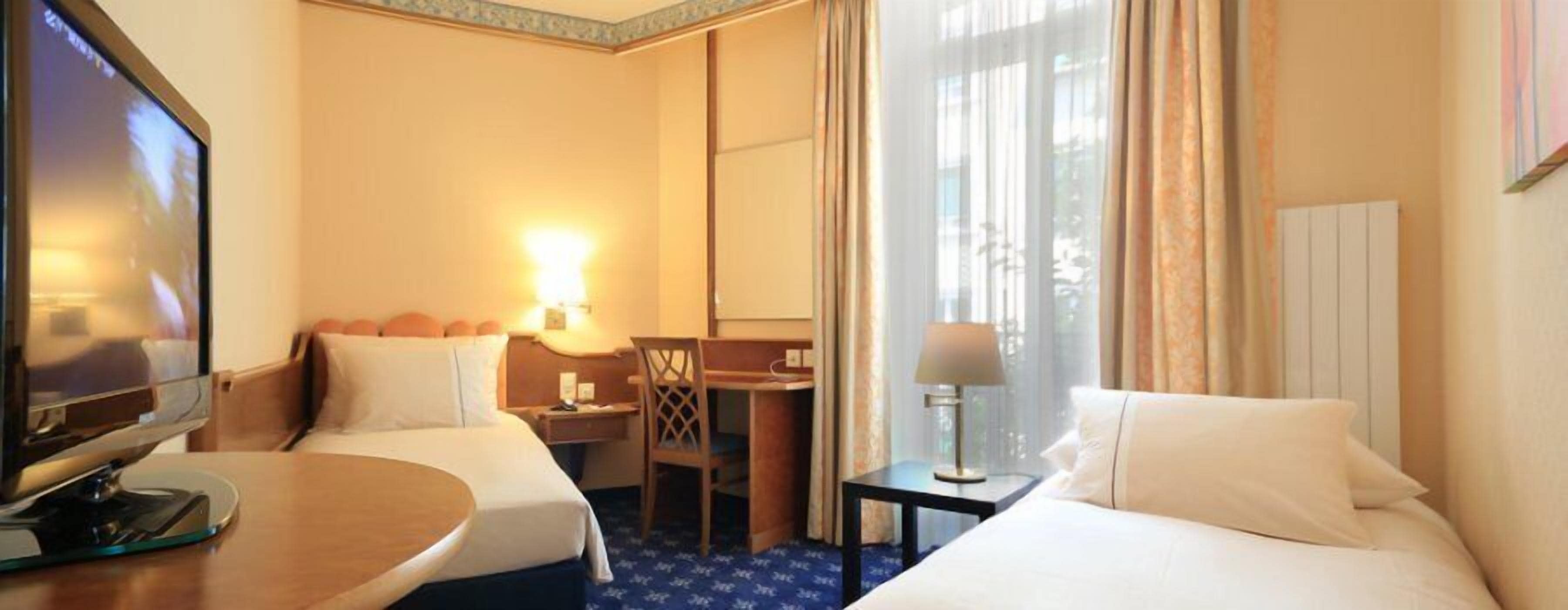 in-room safe, desk, soundproofing, free cots/infant beds